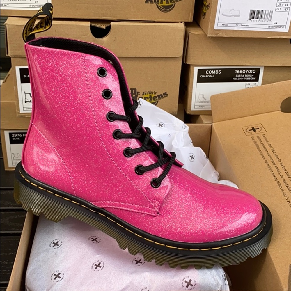 🔥 DR.MARTENS WOMENS LUANA COMBAT BOOT - PINK NWT - Picture 6 of 12